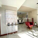 RESIDENCIA EN FRACCIONAMIENTO CON CASA CLUB Y GIMNASIO