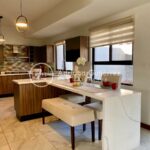 RESIDENCIA EN FRACCIONAMIENTO CON CASA CLUB Y GIMNASIO
