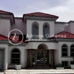 HERMOSA RESIDENCIA EN COUNTRY RAQUET