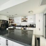 CASA EQUIPADA EN CRETA RESIDENCIAL, CON PÁNELES SOLARES