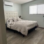 CASA DE 1 PLANTA EN ESQUINA CON ALBERCA