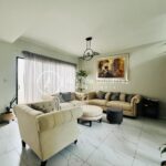 CASA EQUIPADA EN CRETA RESIDENCIAL, CON PÁNELES SOLARES