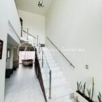 CASA EQUIPADA EN CRETA RESIDENCIAL, CON PÁNELES SOLARES