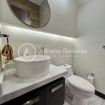 CASA EQUIPADA EN CRETA RESIDENCIAL, CON PÁNELES SOLARES