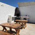 CASA DE 1 PLANTA EN ESQUINA CON ALBERCA