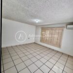 CASA DE 1 PISO EN ESQUINA, ÁREA JÚPITER