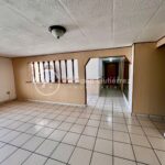 CASA DE 1 PISO EN ESQUINA, ÁREA JÚPITER