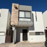 CASA AMUEBLADA FRENTE A PARQUE EN TOSSA RESIDENCIAL