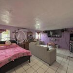 CASA DE 1 PLANTA CON AMPLIO PATIO CERCA DE ¨LA CURVA¨