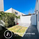 CASA FRENTE A PARQUE EN CALZADA DEL RÍO