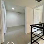 CASA FRENTE A PARQUE EN CALZADA DEL RÍO