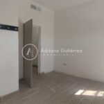 CASA CON PÁNELES SOLARES CERCA DE SORIANA DUMONT