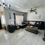 CASA EN VENTA EN ESQUINA, FRENTE A PARQUE